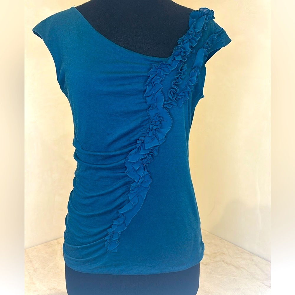 Classiques Entier Blue Silk Blend Sleeveless Cowl Neck Ruffle Top – M